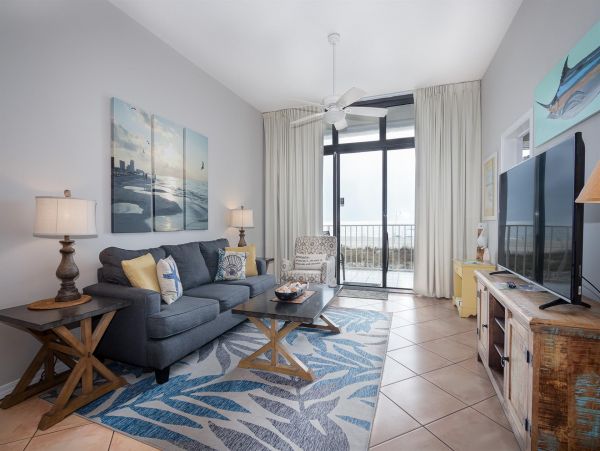 2 Bedroom 2 Bathroom Gulf front Condo with Balcony