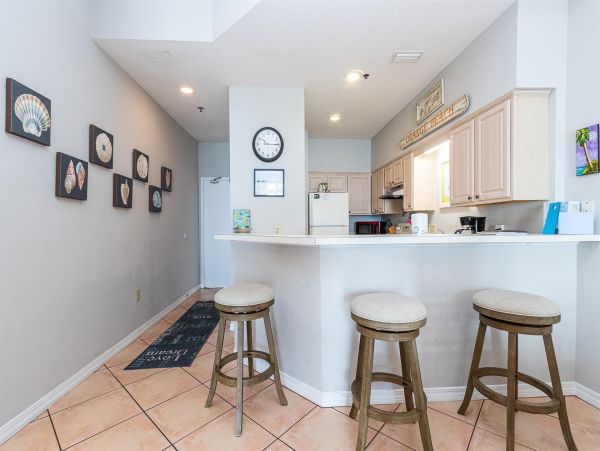 2 Bedroom 2 Bathroom Gulf front Condo with Balcony