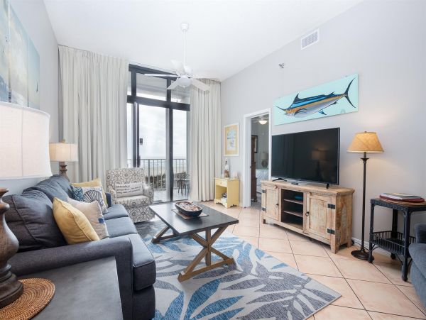 2 Bedroom 2 Bathroom Gulf front Condo with Balcony