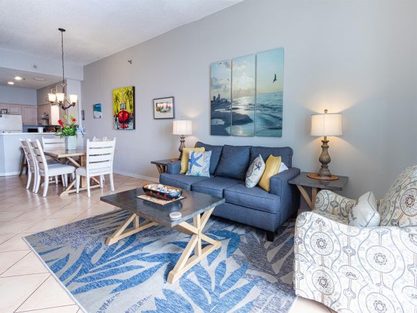 2 Bedroom 2 Bathroom Gulf front Condo with Balcony