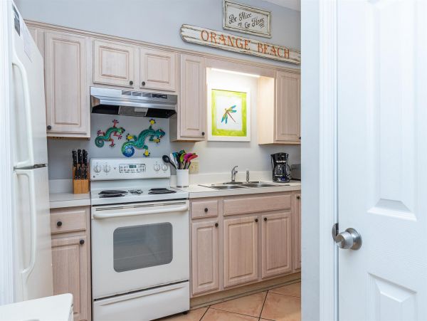2 Bedroom 2 Bathroom Gulf front Condo with Balcony