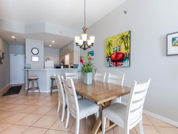 2 Bedroom 2 Bathroom Gulf front Condo with Balcony