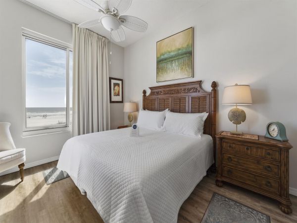 2 Bedroom 2 Bathroom Gulf front Condo with Balcony