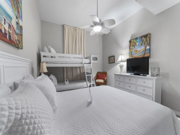 2 Bedroom 2 Bathroom Gulf front Condo with Balcony