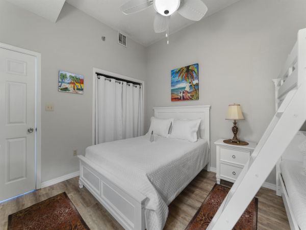 2 Bedroom 2 Bathroom Gulf front Condo with Balcony