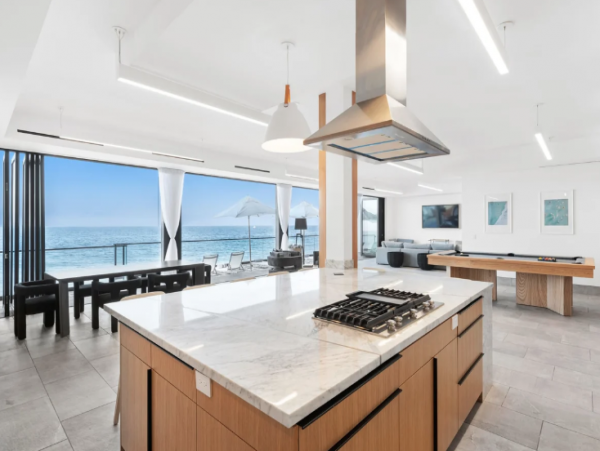Malibu Luxury Vacation Beach Home Billionaire Beach