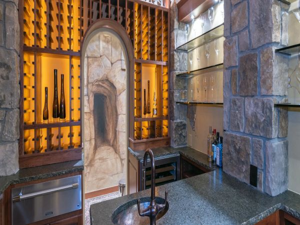 Mountain Village Luxury Vacation Home Ski In/Out 16 Guests