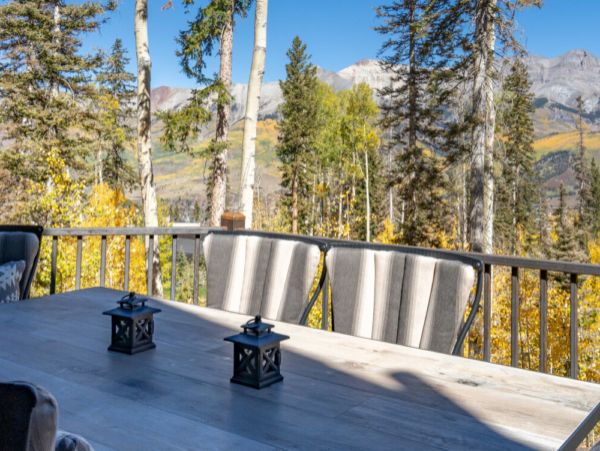 Ski-out/Walk-in 7 Bedrooms Rental Home in Mountain Village