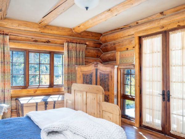 Ski-out/Walk-in 7 Bedrooms Rental Home in Mountain Village