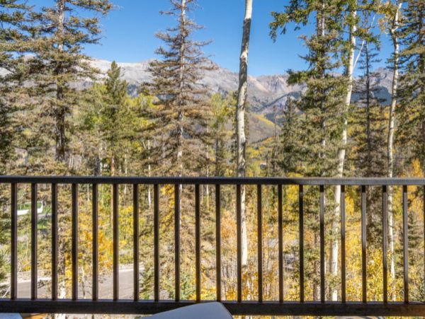 Ski-out/Walk-in 7 Bedrooms Rental Home in Mountain Village