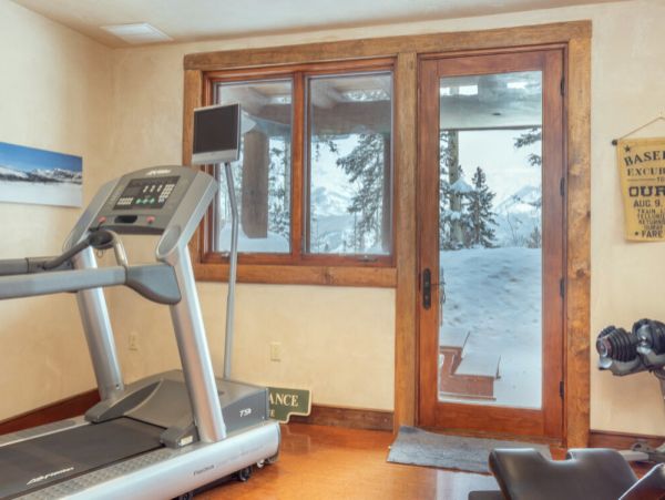 Ski-out/Walk-in 7 Bedrooms Rental Home in Mountain Village