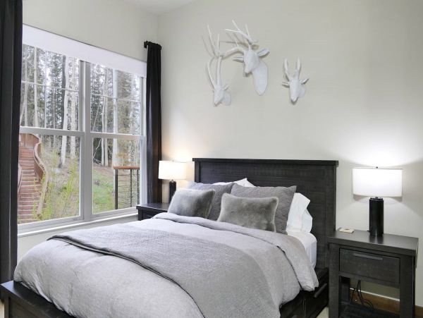 Mountain Village Luxury Vacation Condo Ski In/Out 10 Guests