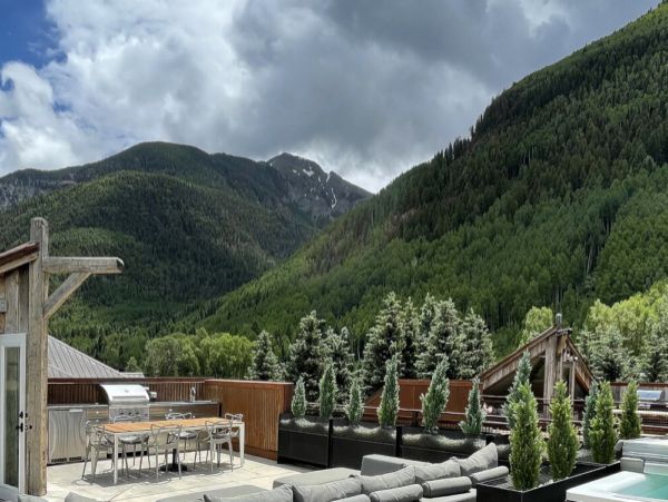 Sleek Telluride Four Bedroom Rental Home Walk To Ski Lifts
