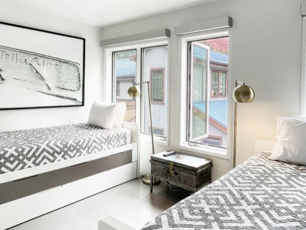 Sleek Telluride Four Bedroom Rental Home Walk To Ski Lifts