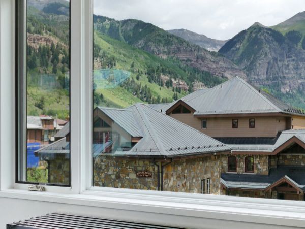 Sleek Telluride Four Bedroom Rental Home Walk To Ski Lifts