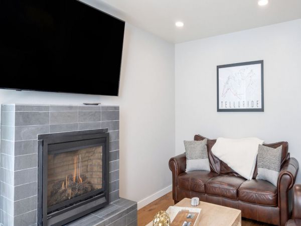 Telluride Charming Vacation Condo Mountain Views 10 Guests