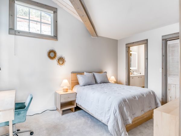 Walk to Lift Four Bedroom Rental Home in Telluride