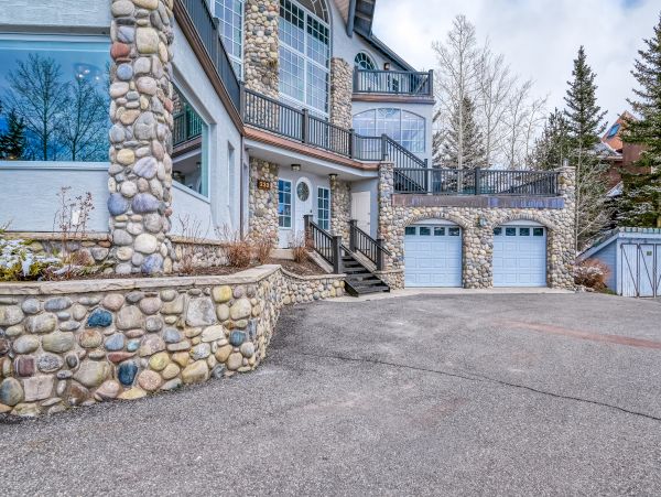 Walk to Lift Four Bedroom Rental Home in Telluride