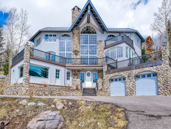 Walk to Lift Four Bedroom Rental Home in Telluride