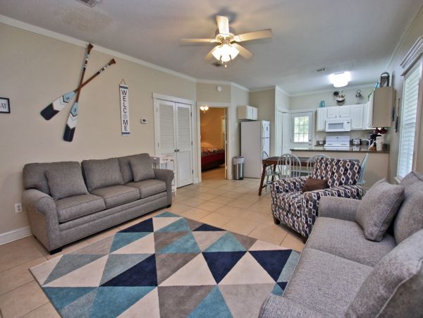 3 Bedroom Vacation Villa in Orange Beach with Communal Pool