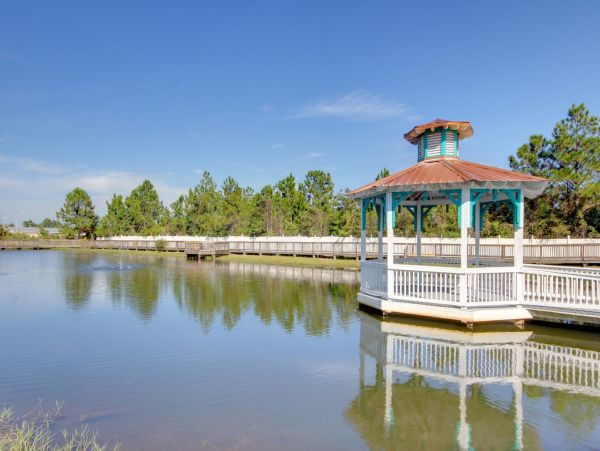 3 Bedroom Vacation Villa in Orange Beach with Communal Pool