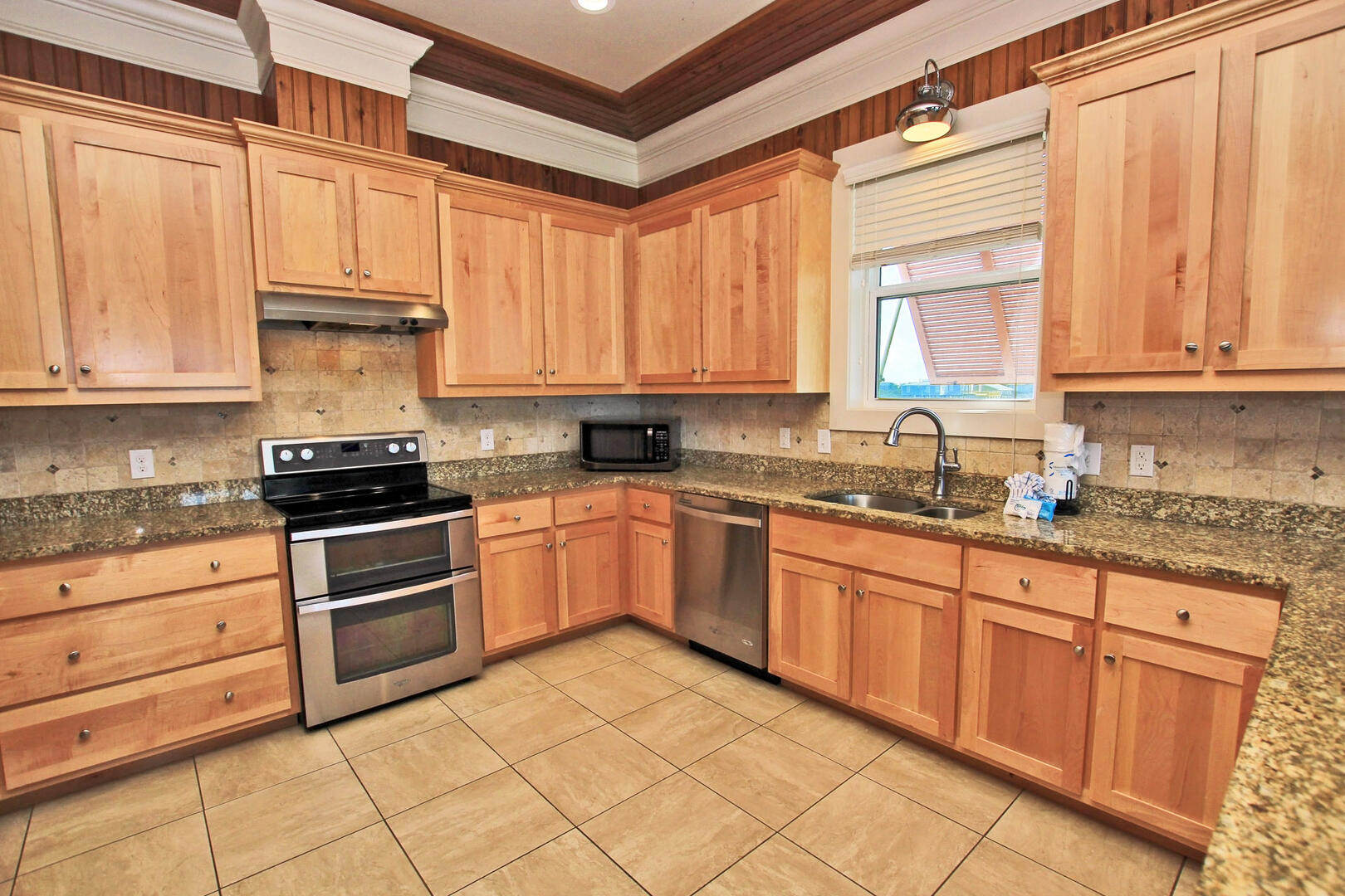 7 Bedroom Retreat Home at Orange Beach