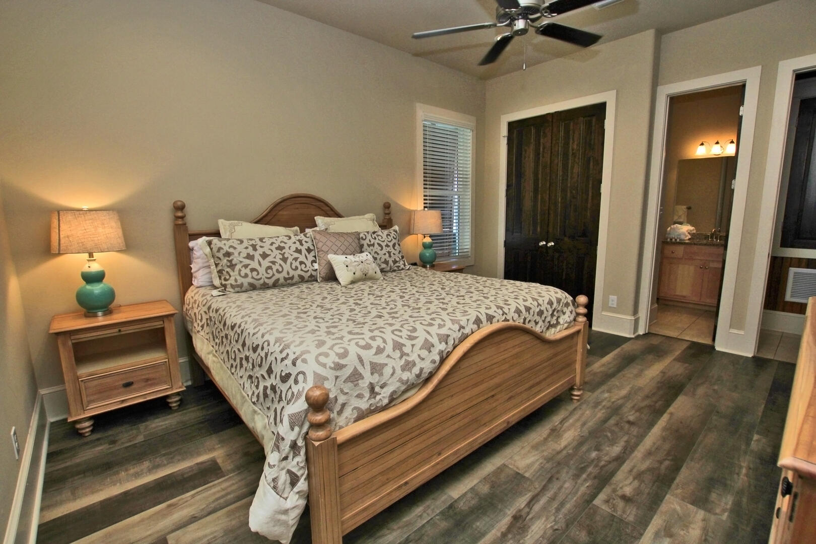 7 Bedroom Retreat Home at Orange Beach