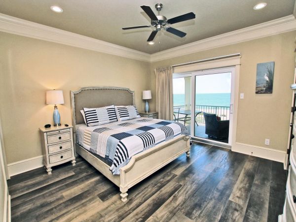 7 Bedroom Retreat Home at Orange Beach