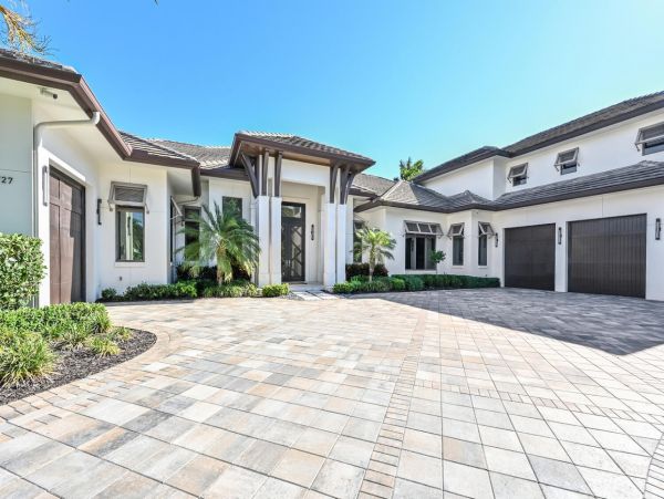 Naples Luxury Vacation Rental | Pelican Bay Vacation Home with Pool & Resort Amenities