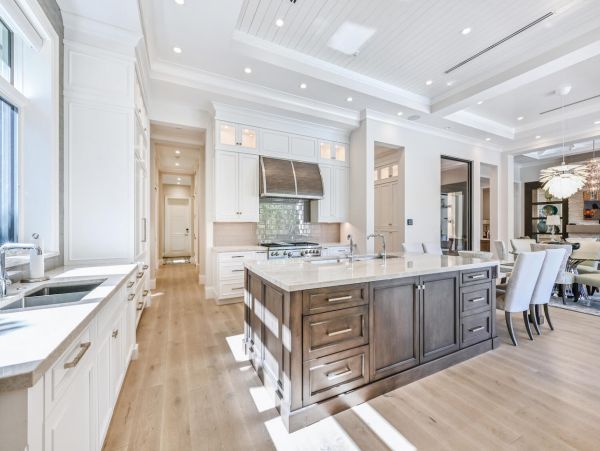 Naples Luxury Vacation Rental | Pelican Bay Vacation Home with Pool & Resort Amenities