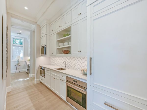 Naples Luxury Vacation Rental | Pelican Bay Vacation Home with Pool & Resort Amenities