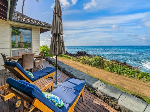 Oceanfront 4 Bedroom Beautiful Vacation Home in Koloa