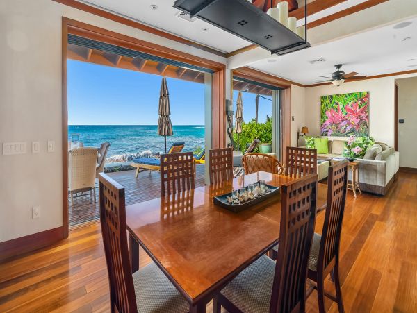 Oceanfront 4 Bedroom Beautiful Vacation Home in Koloa