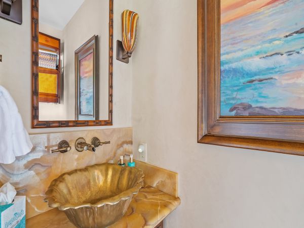 Oceanfront 4 Bedroom Beautiful Vacation Home in Koloa