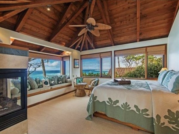 Oahu Beachfront Vacation Residence Four Bedrooms