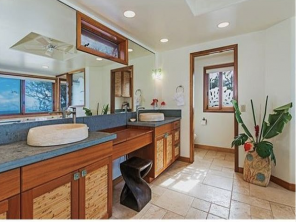 Oahu Beachfront Vacation Residence Four Bedrooms
