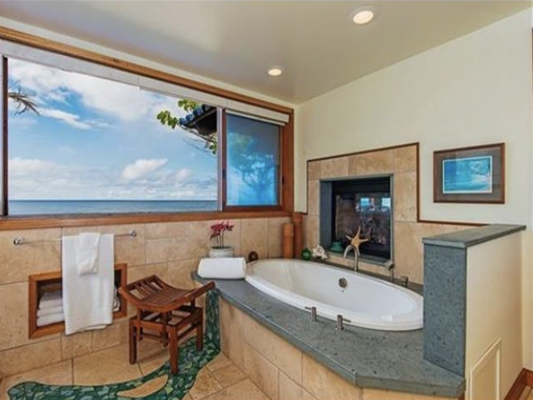 Oahu Beachfront Vacation Residence Four Bedrooms
