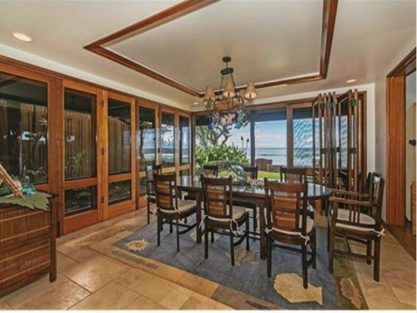 Oahu Beachfront Vacation Residence Four Bedrooms