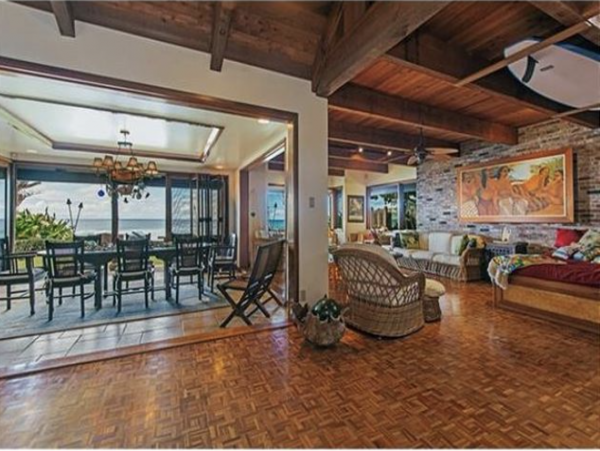 Oahu Beachfront Vacation Residence Four Bedrooms