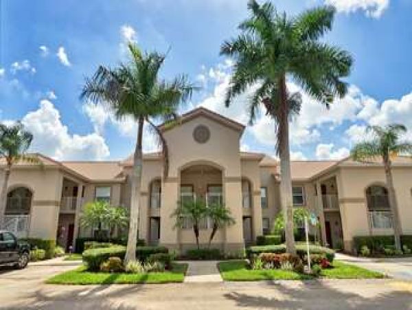 Fort Myers Rental 2 Bedroom Plus Den