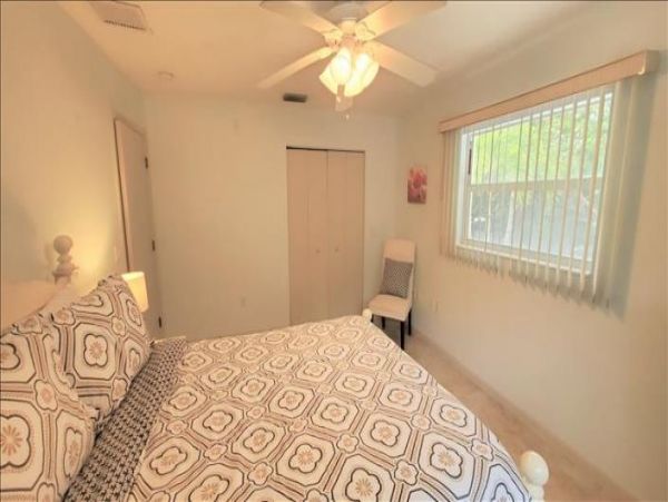 On Beach Longboat Key Vacation Home Three Bedrooms Sleeps 8