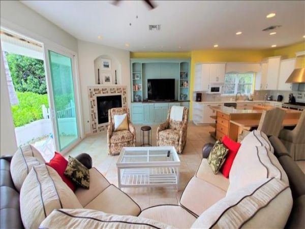 On Beach Longboat Key Vacation Home Three Bedrooms Sleeps 8