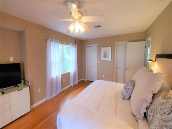 On Beach Longboat Key Vacation Home Three Bedrooms Sleeps 8