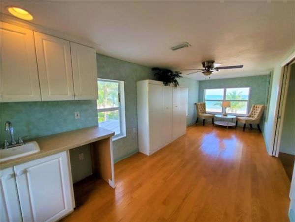 On Beach Longboat Key Vacation Home Three Bedrooms Sleeps 8