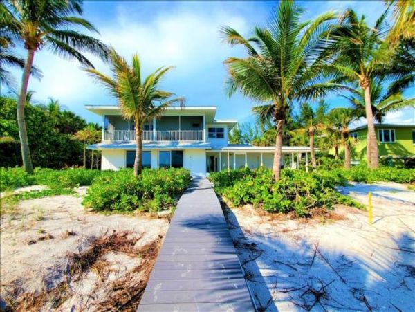 On Beach Longboat Key Vacation Home Three Bedrooms Sleeps 8