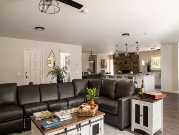 Temecula Luxury Vacation Home With Pool Sleeps 18 Guests