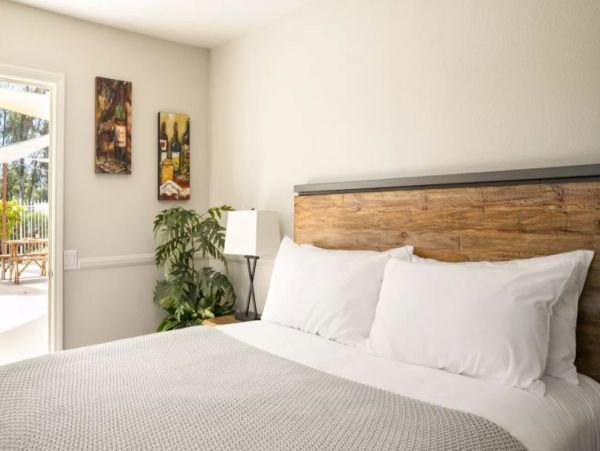 Temecula Luxury Vacation Home With Pool Sleeps 18 Guests