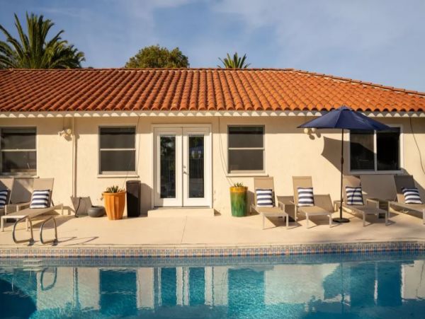 Temecula Luxury Vacation Home With Pool Sleeps 18 Guests