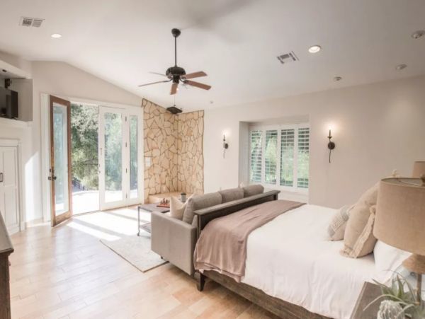 Temecula Vacation Rentals - Luxury 7 Bedrooms Chateau with Pool & Private Lake