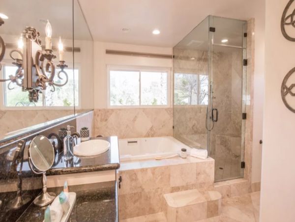 Temecula Vacation Rentals - Luxury 7 Bedrooms Chateau with Pool & Private Lake